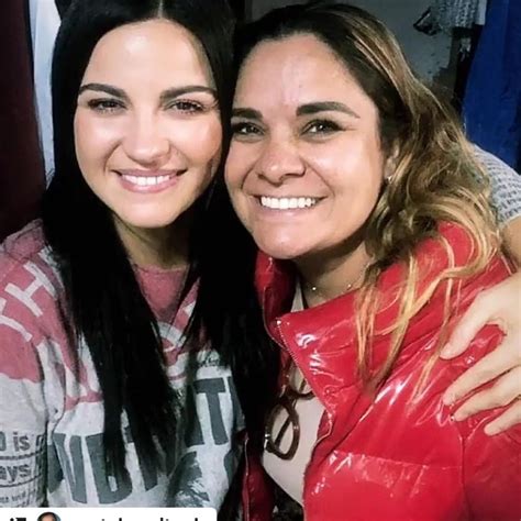 Maite Perroni Nos Bastidores Da S Rie Herederos Por Accidente Xx