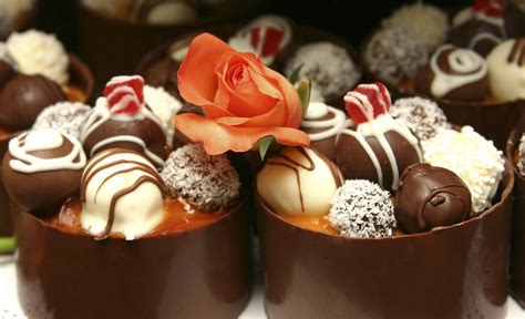 There is a wide variety of low fat and sugar chocolate flavoured desserts on the market. Chocolate Desserts ~ Cake Idea | Red Velvet | Wedding ...