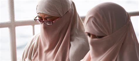 Un Calls French Burqa Ban A Human Rights Violation