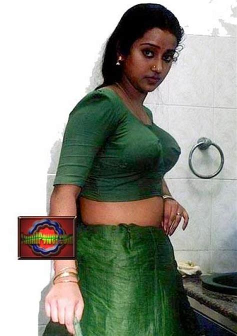 Very Sexy Mallu Aunty Showing Hot Navel Spicy Blouse Mallugirls Blogspot Com