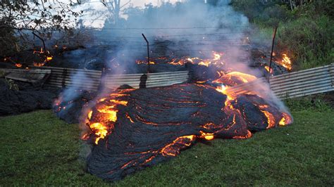 Hawaii Lava Flow Update Lava Closes In On Pahoa Homes National Guard
