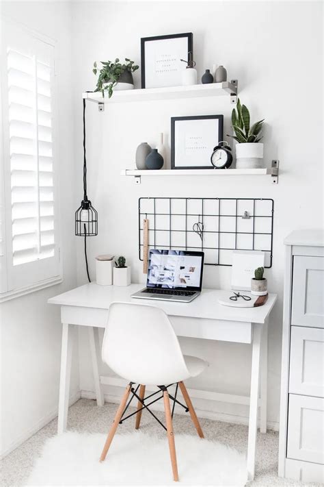 7 Minimalist Home Offices