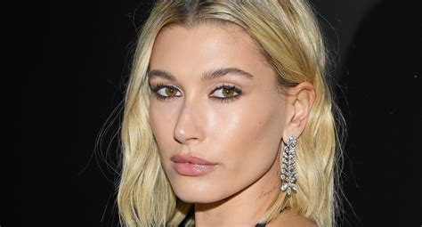 Hailey Bieber Reveals She Suffers From Perioral Dermatitis Extended