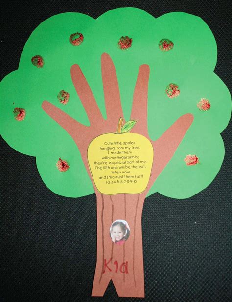 keepsake apple tree craftivity classroom freebies preschool crafts apple activities