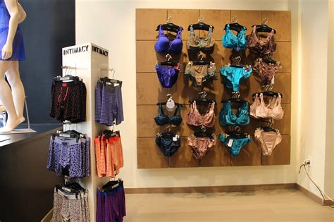 Fashionably Petite Intimacy Bra Fit Stylists Fifth Avenue Store Launch