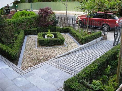 25astonishing Front Garden With Paving Gravel And Box Hedges