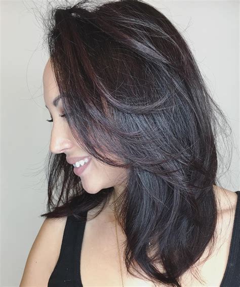 Hair trends come and go but you can never go wrong with a classic layered haircut. 50 Best Medium Length Layered Haircuts in 2020 - Hair Adviser