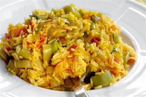 Greek Rice Pilaf With Leeks And Saffron Mediterranean Diet Healthy