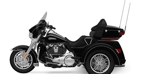 That includes the fenders, tank, fairing, and luggage. 2017 Harley-Davidson® Tri Glide® Ultra