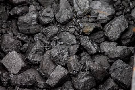 Węgiel można kupić nawet trzy razy taniej niż na składzie opałowym