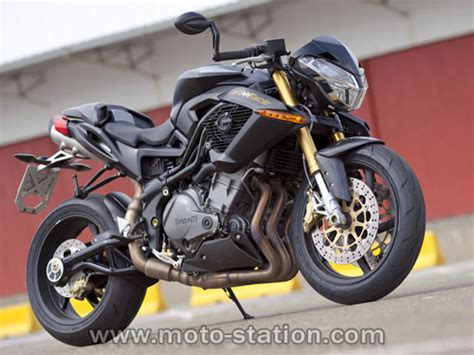 Benelli Cafe Racer 899 Review