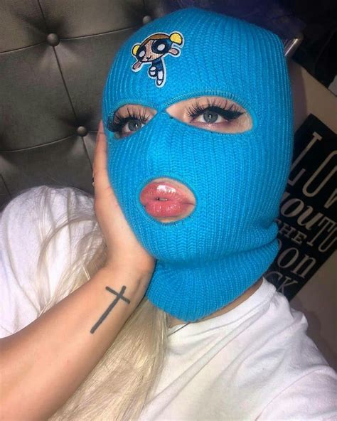 Pin By George Vultur On Zap In 2020 Mask Girl Thug Girl Aesthetic Girl