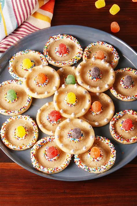 The temperature finally starts to rise around cinco de mayo, which means it's time for a frozen dessert! Sombrero Cookies Are The Cutest Cinco De Mayo Dessert You ...