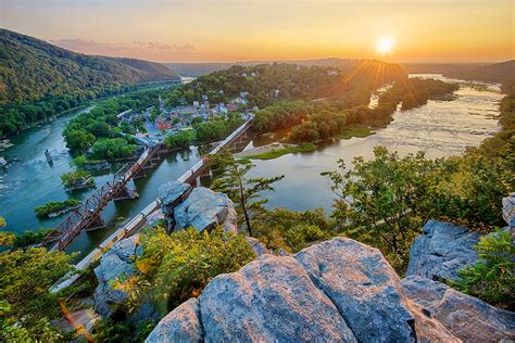Guide To A Socially Distant Getaway In Harpers Ferry Wv Stays And