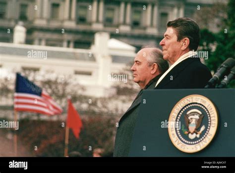 President Ronald Reagan With Mikhail Gorbachev Stock Photo Alamy