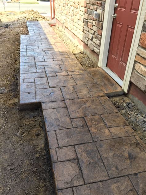 Walkway Sidewalk In Grand Ashlar Stamped Concrete With Solomon Colors