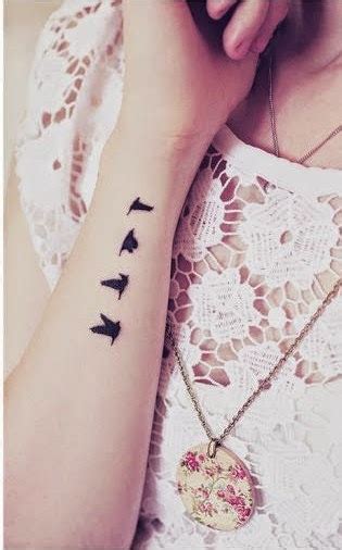 These tattoos on wrist are become a point of attraction. 50+ Wrist Tattoos For Women