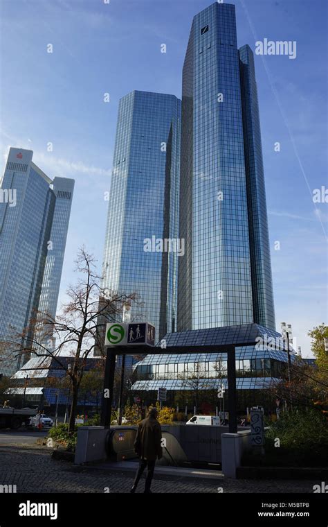 Deutsche Bank Headquarters Hi Res Stock Photography And Images Alamy