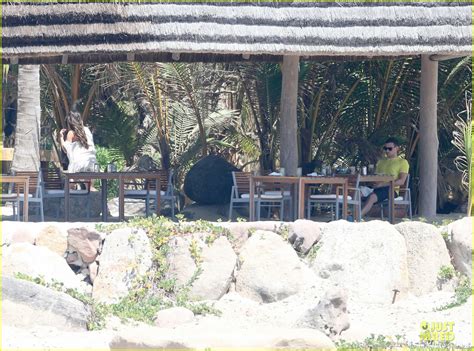 Lea Michele And Cory Monteith Beach Lunch In Mexico Photo 2866188