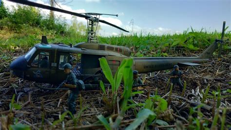 Huey Gunship Helicopter Toys Soldiers Video For Kids Youtube