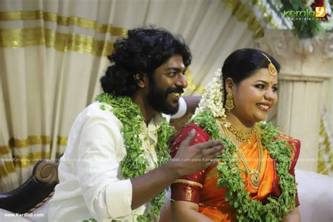 Watch actress sneha sreekumar second marriage ceremony at temple. Sneha Sreekumar Marriage Photos - Kerala9.com