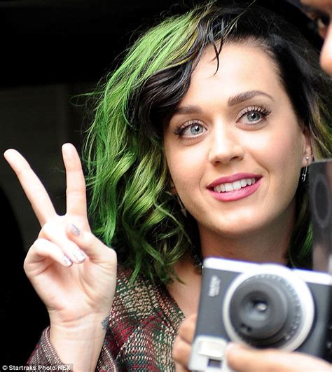 Katy Perry Debuts Purple Hair In New Instagram Selfie Daily Mail Online