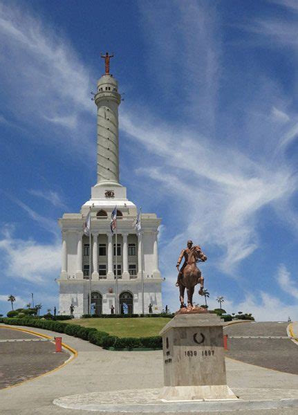 El Monumento A Los Héroes De La Restauración 70 Años Después