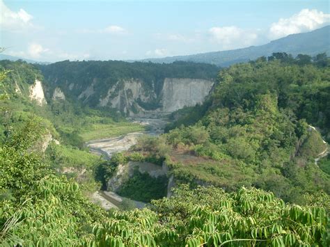 Periksa rekomendasi tempat wisata di bukittinggi (sumatra barat) terbaru & terhits sering dikunjungi wisatawan. Objek Wisata Ngarai Sianok Di Daerah Padang Panjang