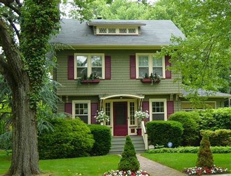 Take the first 90 degree right onto edgewood road. Beautiful, Green Houses: Of All Shades | House paint ...