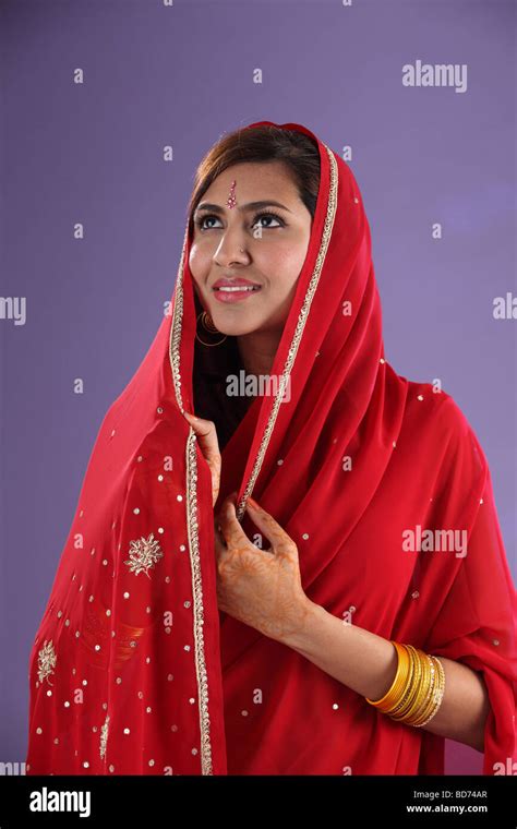 Beautiful Traditional Indian Young Woman Stock Photo Alamy