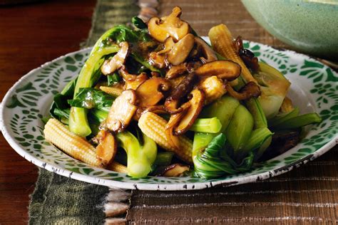 Kennett’s Shiitake Mushrooms Mixed With Asian Greens Kennett Mushrooms