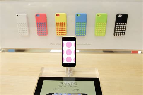 Apple Introduces Cheaper Iphone 5c Will Stop Selling Ipad 2