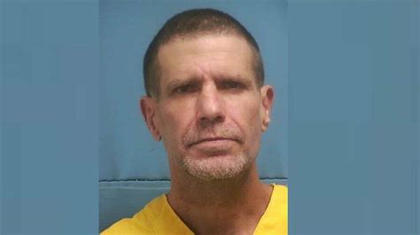 Convicted Murderer Escapes Prison 3rd Time Caught When Runs Out Of Gas Iheart