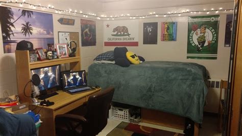 15 Cool College Dorm Room Ideas For Guys To Get Inspiration 2021