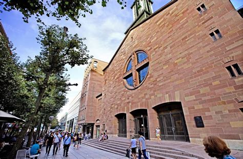 Für ein haus mit 150m² werden in stuttgart ca. Haus der Katholischen Kirche in Stuttgart: Neues Café ...