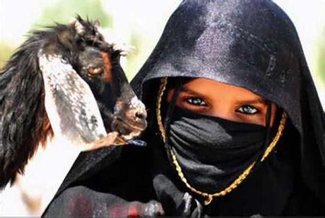 العناوين مع المداخل على الخريطة والتعليقات والصور وأرقام الهواتف وساعات العمل وكيفية الوصول إليها. شعر غزل بدوي 2018 , اشعار رومانسية عن البدو , كلمات غزل بدوية