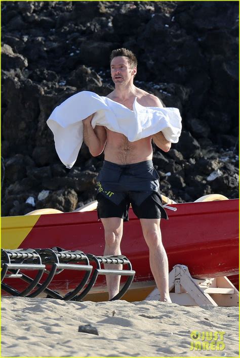 Hugh Jackman Goes Shirtless For Hawaiian Beach Vacation Photo 3358566
