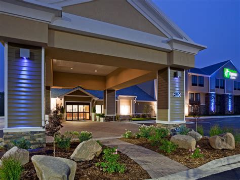 Apply to dental assistant, stocker, mental health technician and more! Affordable Hotels in Willmar, MN | Holiday Inn Express ...