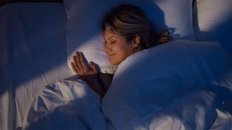 Report Why Sleeping Naked Throughout Winter Is Actually Good For You The Beat