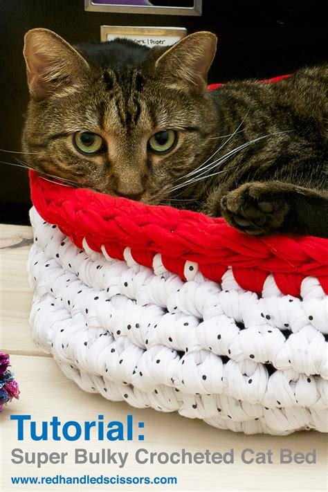 Adorable cat crochet patterns ranging from the small to the tall. Tutorial: Super Bulky Crocheted Cat Bed | Red-Handled Scissors