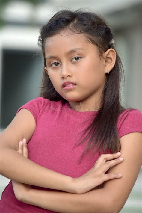 filipina girl and confidence bonito foto de stock imagem de minorias