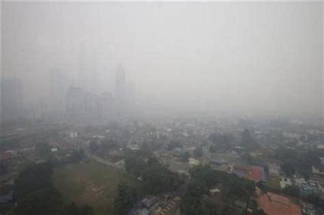Haze has made a comeback to various parts of malaysia at unhealthy levels, according to air pollutant index (api) readings of the department of environment. Malaysia Haze Revisits: Several Areas Witness Smog ...