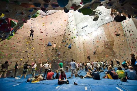 Climb On Boulders World Class Indoor Rock Climbing Gyms Indoor Rock