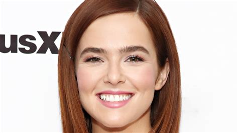 Zoey Deutch Shared Her Favorite Products For Fighting Acne Teen Vogue