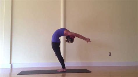 Động tác yoga cong lưng Back Bend Cách làm và lợi ích cho sức khỏe