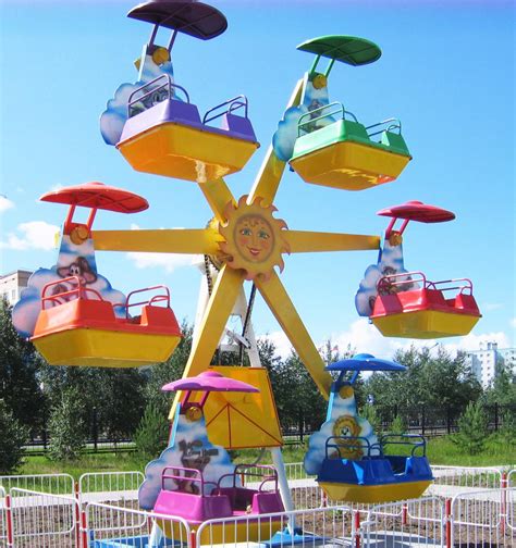Top 10 Reasons Why Children Love The Mini Ferris Wheel Waiting For