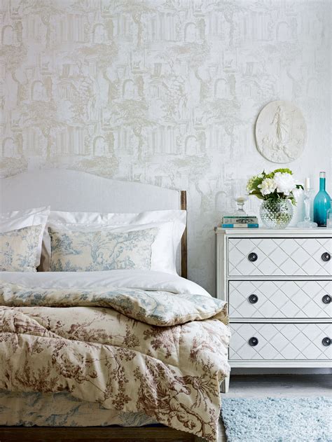 16 Beautiful French Bedroom Ideas To Make You Swoon French Inspired Bedroom French Style