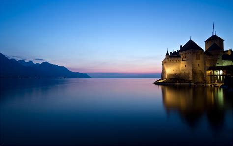 5 Razones Para Viajar A Suiza Castle Lake Aerial View
