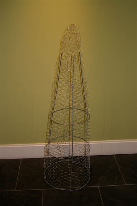 Chicken Wire Christmas Tree 3 Steps With Pictures Instructables