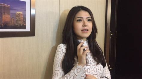 Semula sejumlah artis tanah air ini dikenal sebagai artis cilik yang lucu, polos dan menggemaskan.kini mereka telah bertransformasi menjadi seorang publik. Nama Tina Toon Dicatut Jadi Kode Suap di Bekasi, Ini Kabar ...